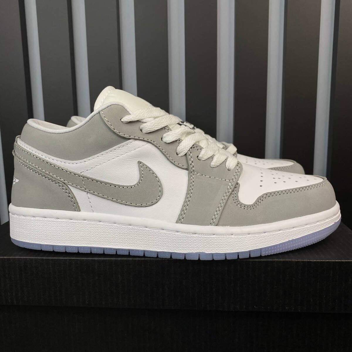  Nike Air Jordan 1 Low  WMNS “Wolf Grey”