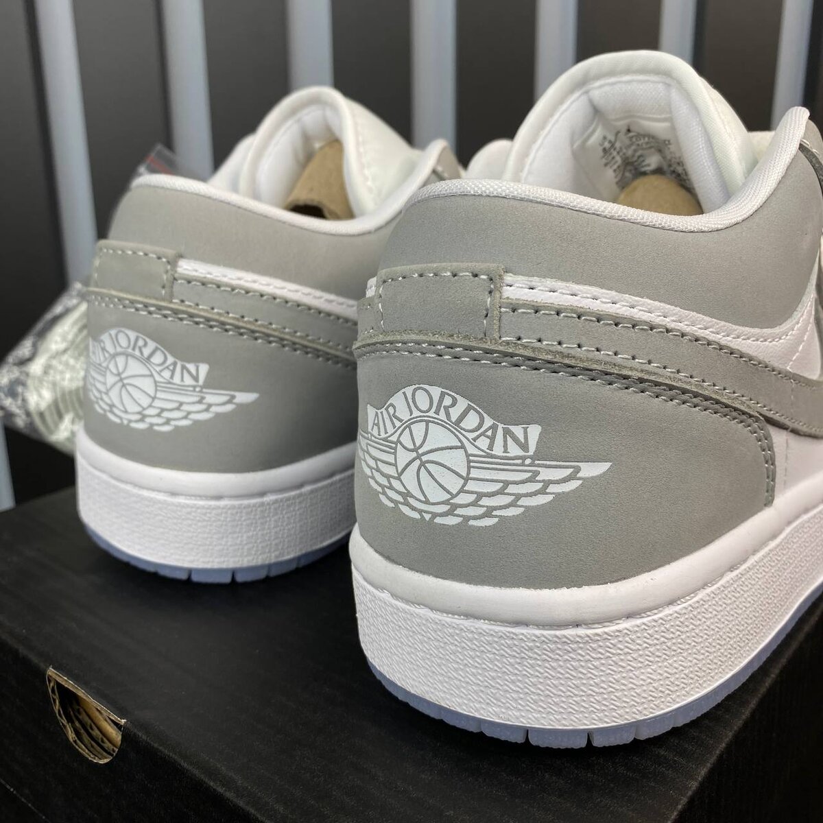  Nike Air Jordan 1 Low  WMNS “Wolf Grey”