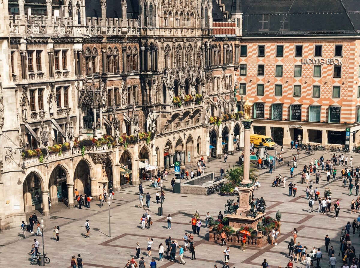 Мюнхен — это ещё и центр IT-индустрии Германии и город с самыми высокими в ФРГ ценами на недвижимость. Фото: jan antonin kolar / Unsplash