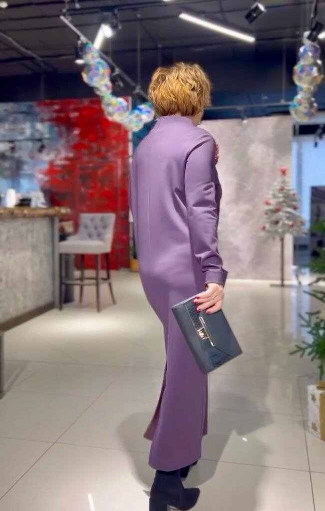 Платье на торжество для девушки. Платья для торжественных случаев. Женщина в платье. Голубое платье короткое. Красивые женские платья.