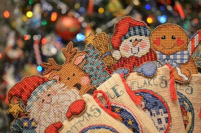 Dimensions 8575 "Gift Bag Ornaments"