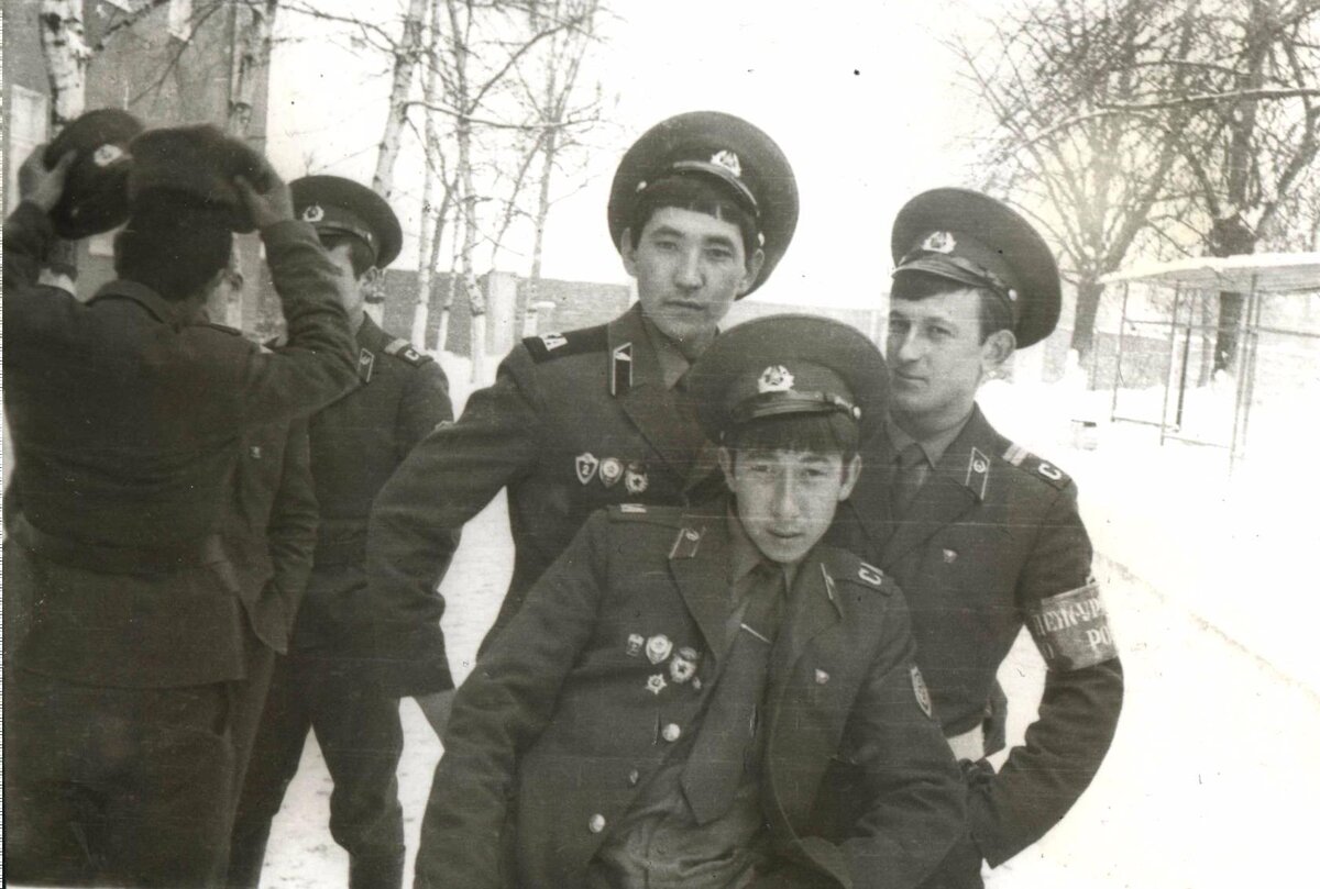 Зимняя фотосессия в фуражках. 2 МСБ, 67МСП...