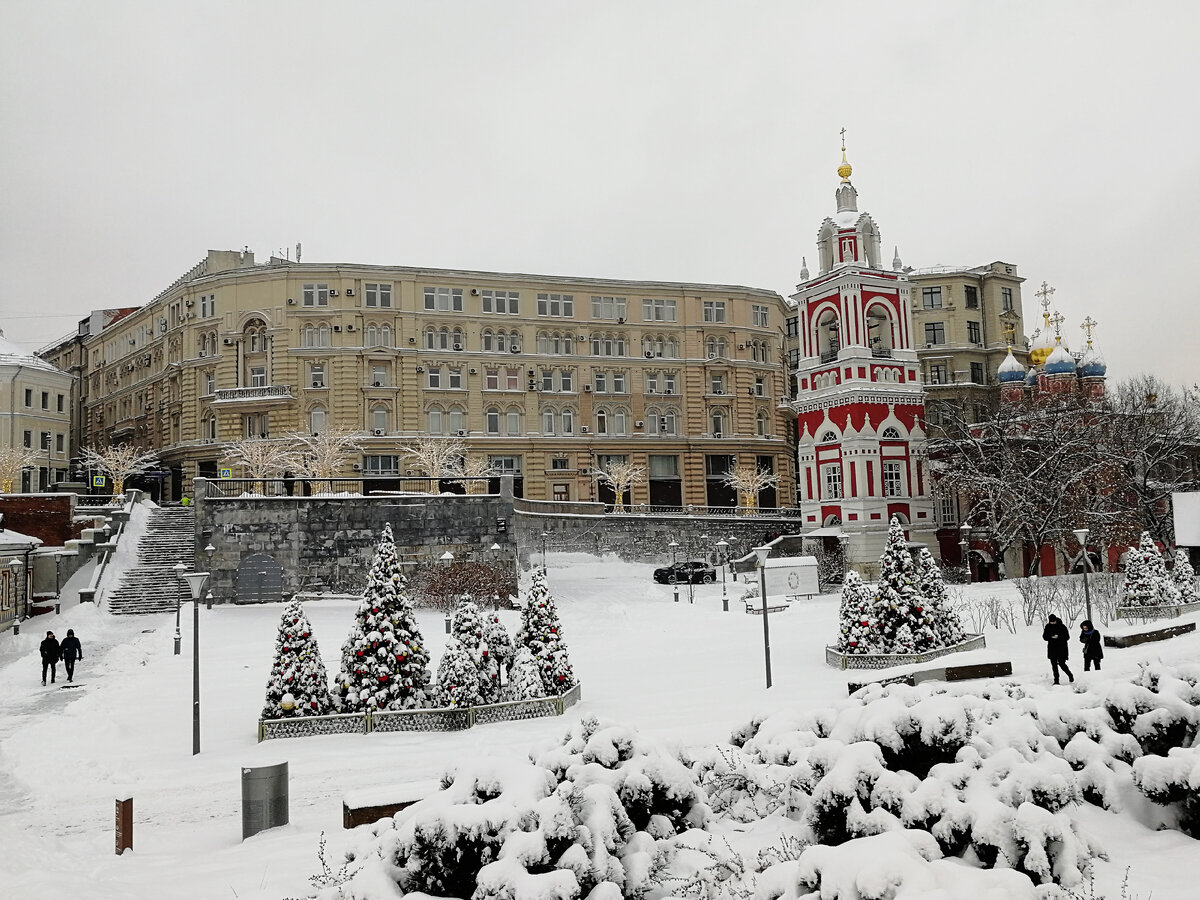 Китай город москва прогулка. Китай-город в Москве. Ильинка Москва фото.