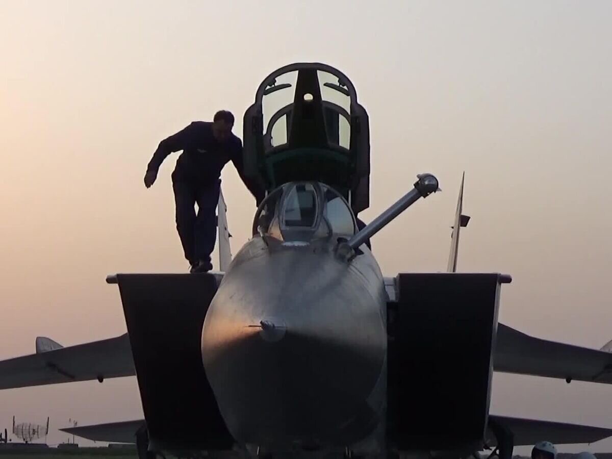    Истребитель-перехватчик МиГ-31К с гиперзвуковыми ракетами "Кинжал"© Министерство обороны РФ