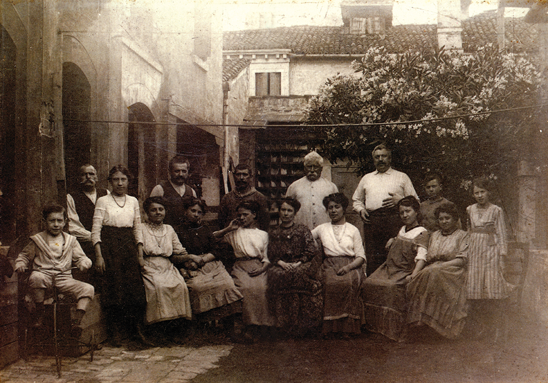 Семья и все родственники Анджело Орсони