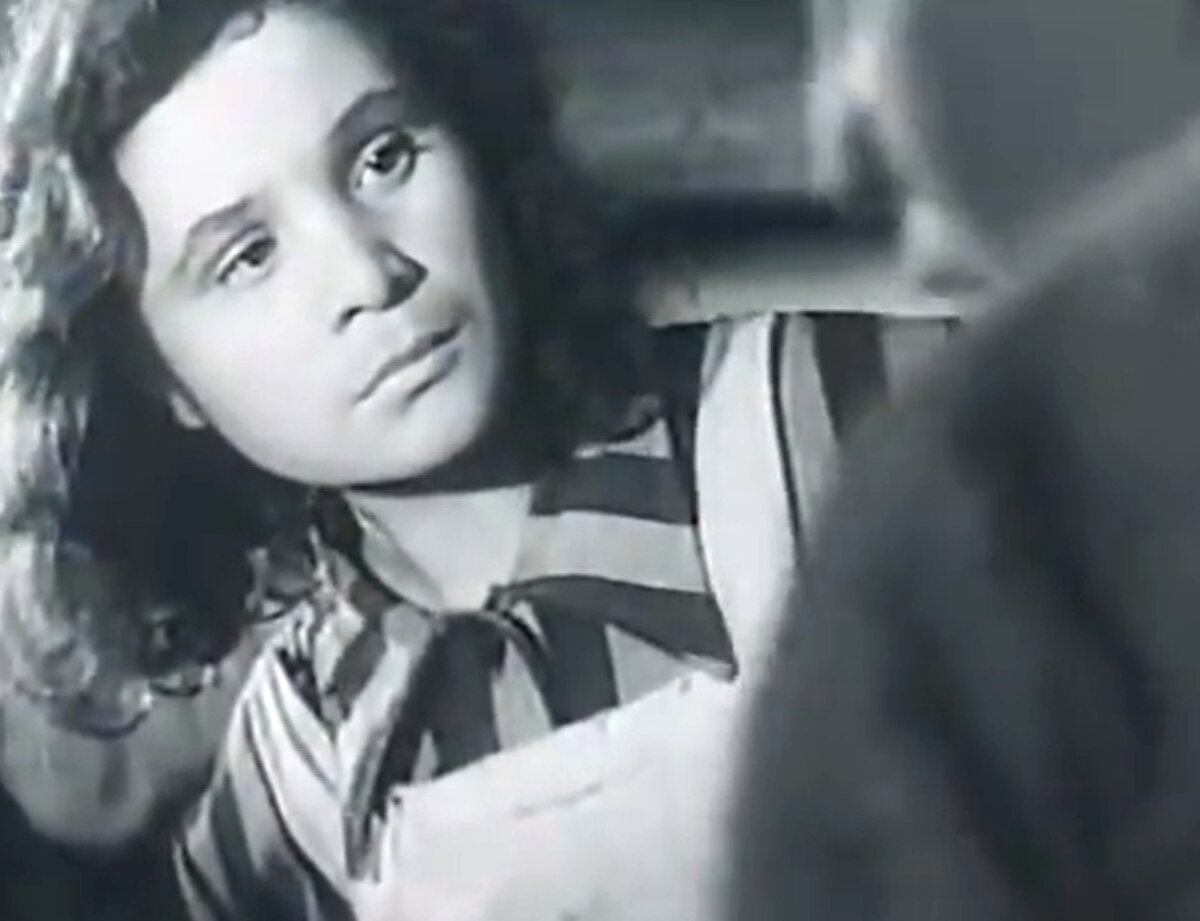 Кадр из кинофильма "Последний этап", 1948 г., режиссер Ванда Якубовская, сценаристы Ванда Якубовская, Герда Шнейдер, композитор Роман Палестер (скриншот)