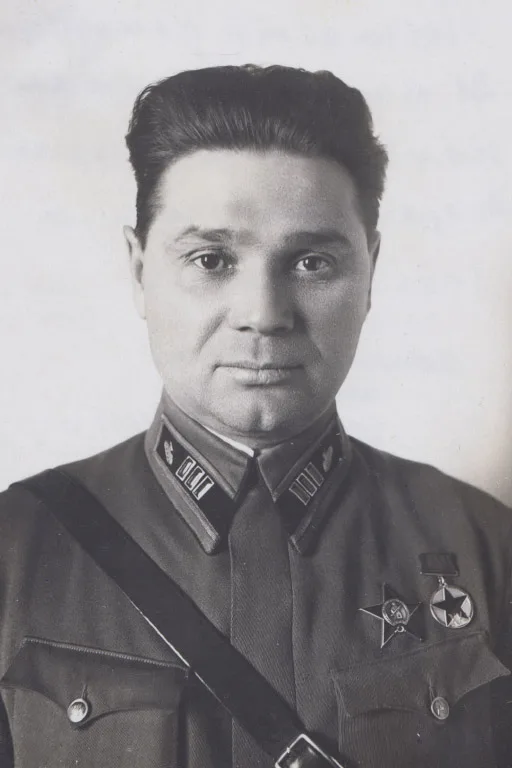 Генерал Потатурчев, на фото подполковник