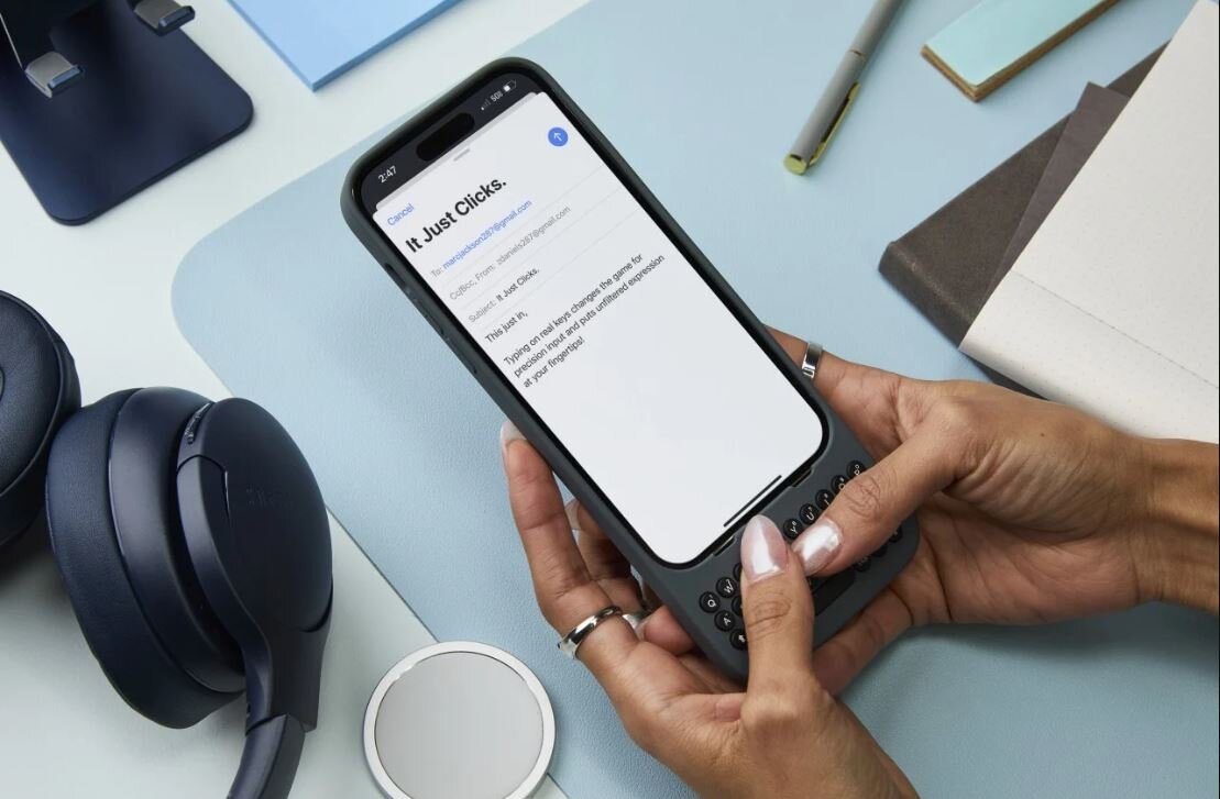 iPhone с физической QWERTY-клавиатурой как в BlackBerry – это уже  реальность | OVERCLOCKERS.RU | Дзен
