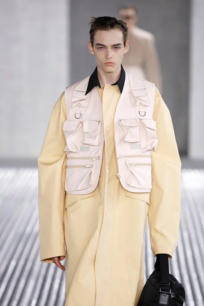 Самый актуальный элемент наступившего года — это, конечно, карманы.