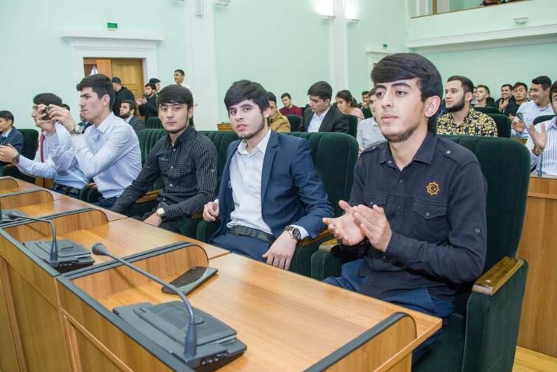 Студенты из Таджикистана (иллюстрация из открытых источников)