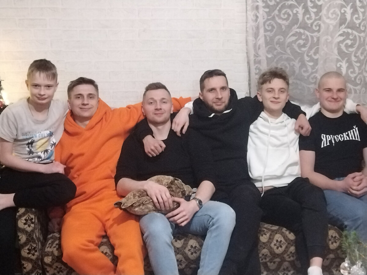 Василий (12), Николай(25), Зосима(26), Савватий(30) Иван,(21) Симеон (17) 