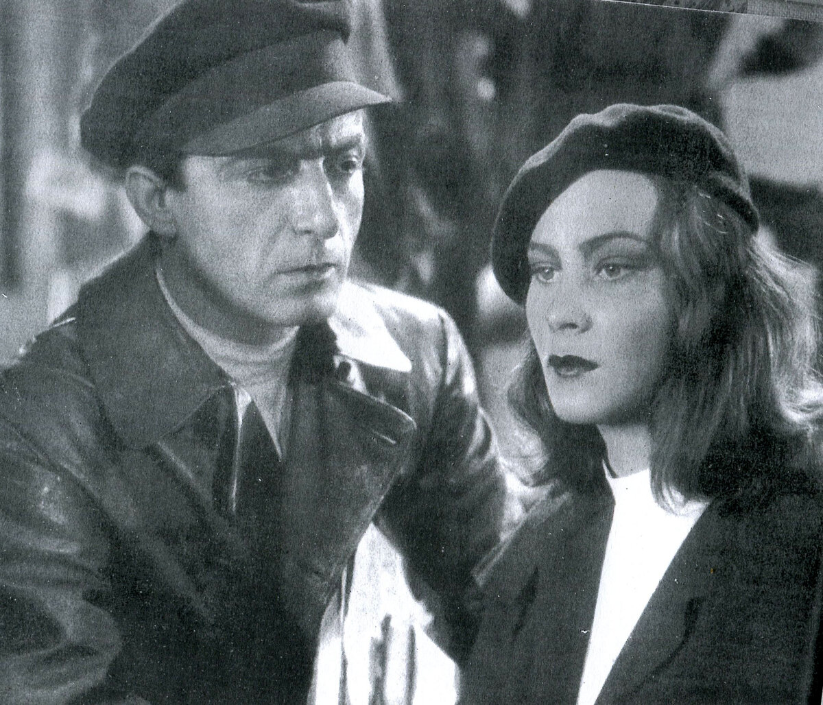 Итальянская экранизация романа "Мы живые" 1942 года.