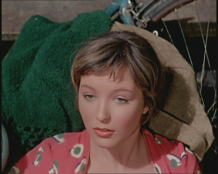 Кадр из фильма "Дни любви" (1954)