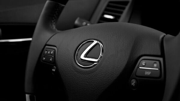    CC BY 2.0 / randychiu / a Lexus