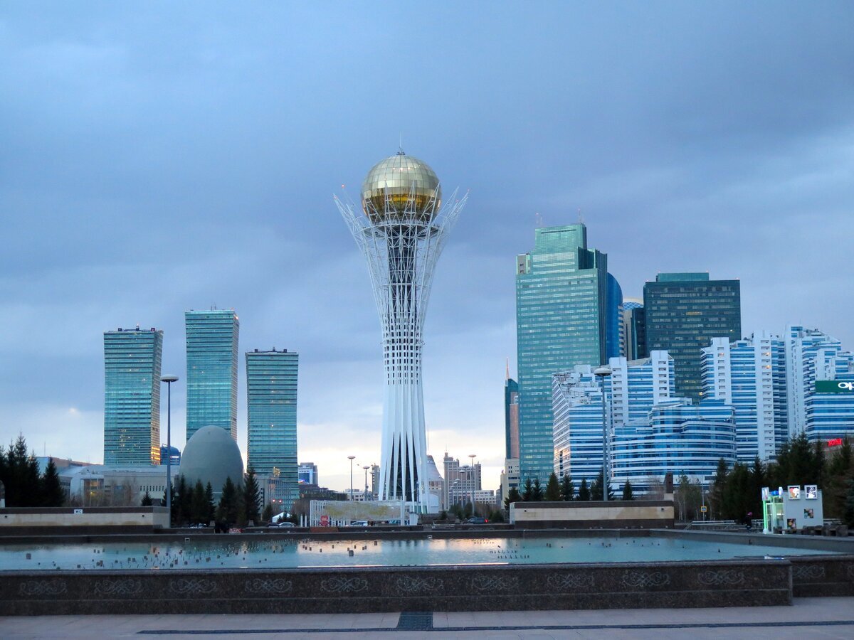 Астана это столица. Монумент Астана-Байтерек. Нурсултан башня Байтерек. Столица Казахстана Нурсултан 2020. Монумент Астана-Байтерек (г. Астана).