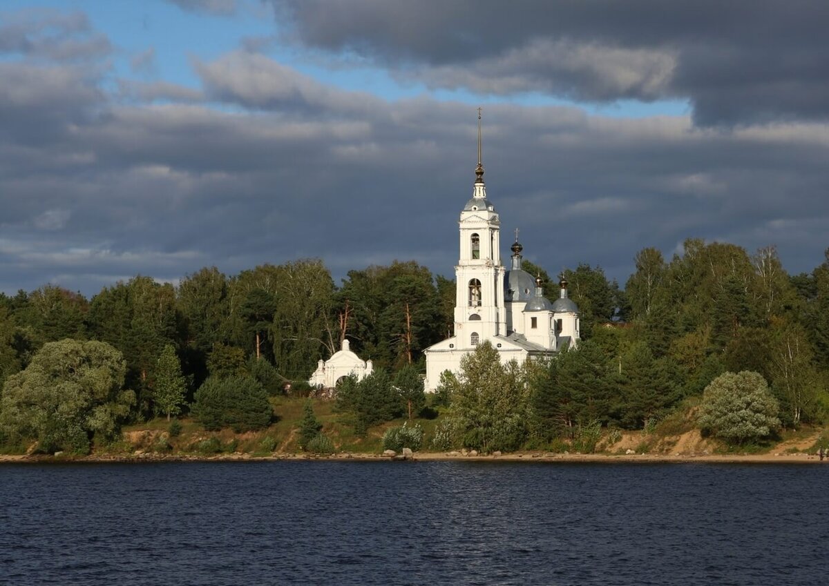 Церковь Вознесения в селе Городня