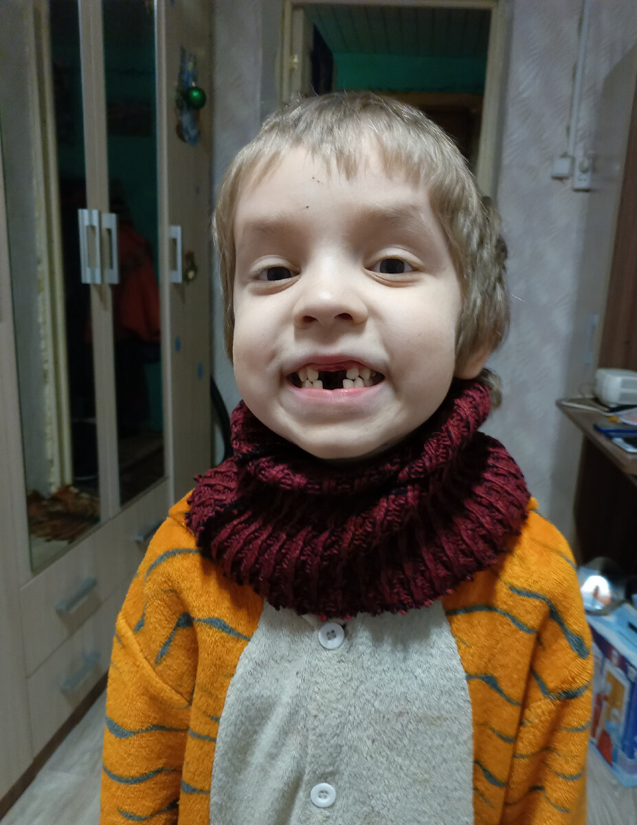 Стоматология брекеты. Тимур родригез брекеты. Зубы ходят. Стоматология брекеты. Зубы ходят.