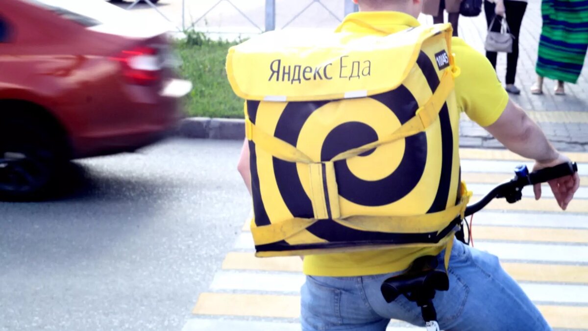     Когда новогодние салаты уже давно съедены, а новые готовить нет желания, на помощь приходит доставка еды. Однако, что делать, если курьер опоздал или привез перевернутую пиццу? Роспотребнадзор Красноярска ответил на самые популярные вопросы, связанные с доставкой еды.