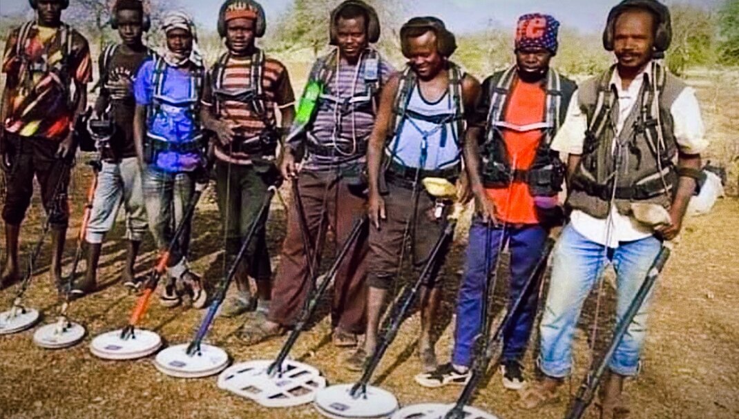 Чёрные копатели.