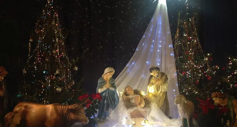 Православные верующие 7 января встречают второй по значимости праздник — Рождество Христово. С ним связаны особые традиции, а наши предки верили, что это время наполнено магией.