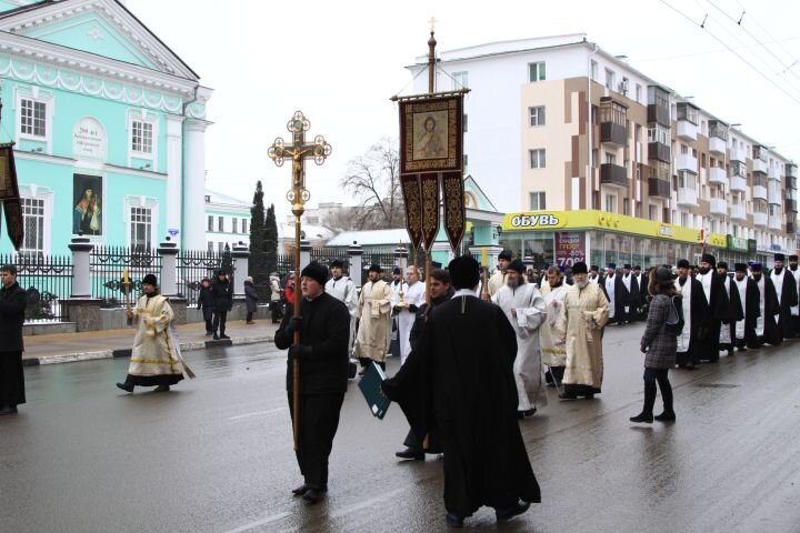 Что такое Рождество Христово? Рождество Христово — один из двух важнейших христианских праздников, посвящённый рождению Сына Божьего Иисуса Христа. Именно от этого события начинается отсчёт нашей эры.