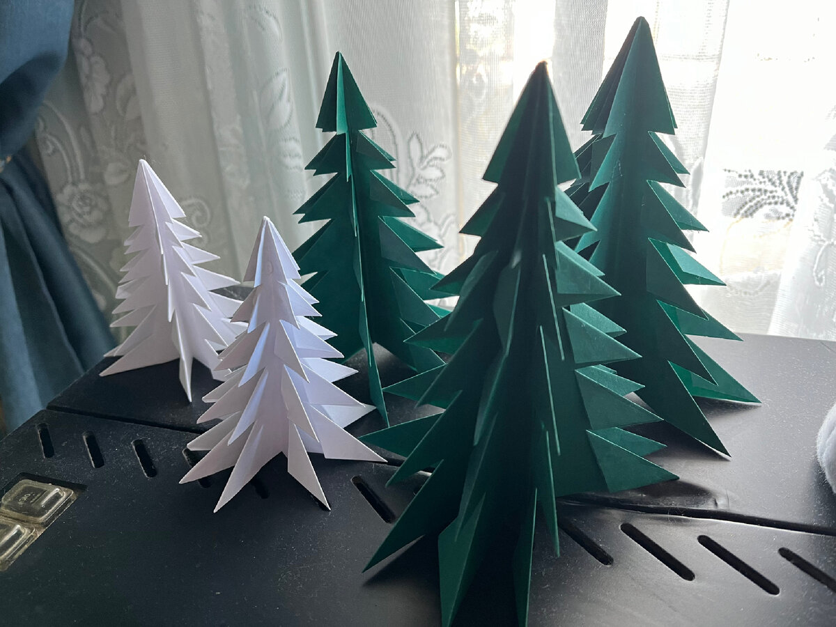 Лес из оригами, фото и работа автора.