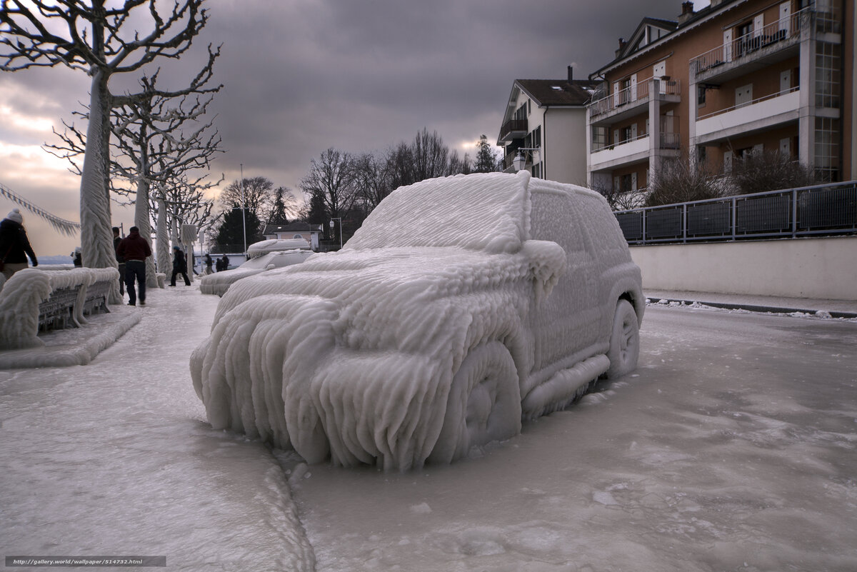 Снег во дворах москвы