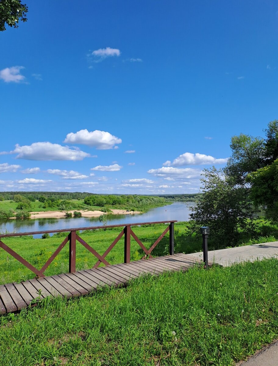 Набережная города