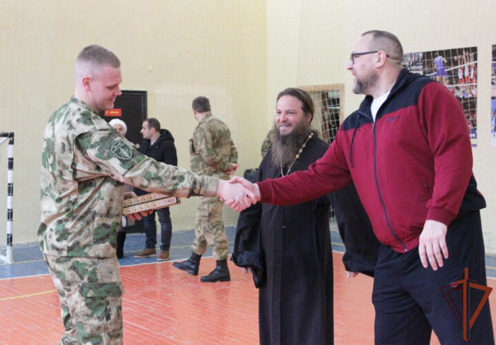 В центре и соединенных