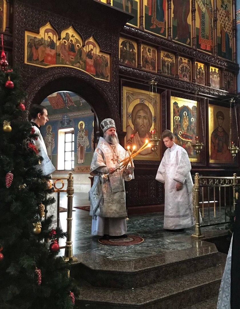 6 января. Рождественский сочельник в Успенском соборе города Иваново ...