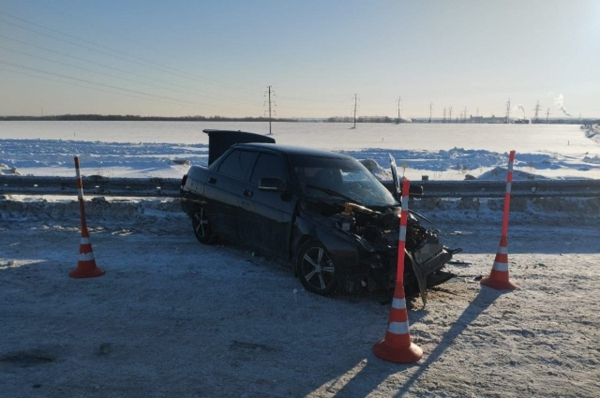    Под Ишимом произошло ДТП с участием двух большегрузов и легковушки