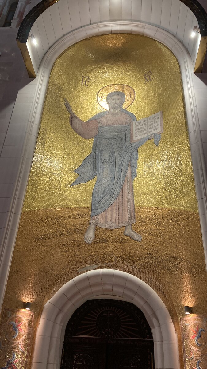 Южно-Сахалинск, за час до Рожества 2024 в Кафедральном соборе Рождества ...