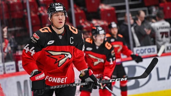    "Авангард" обыграл "Ладу" со счетом 5:3 в КХЛ Андрей Бурков