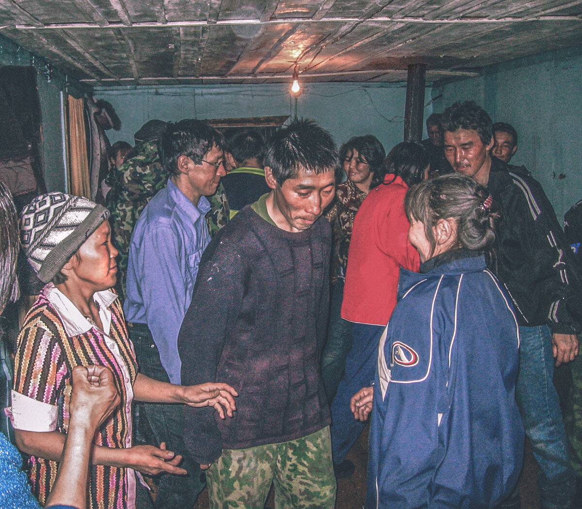 Дискотека по случаю приезда геологов!