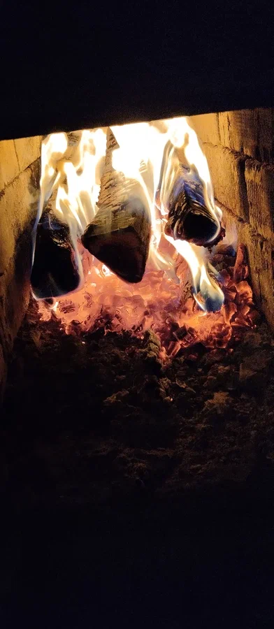 Дружный огонь в печи