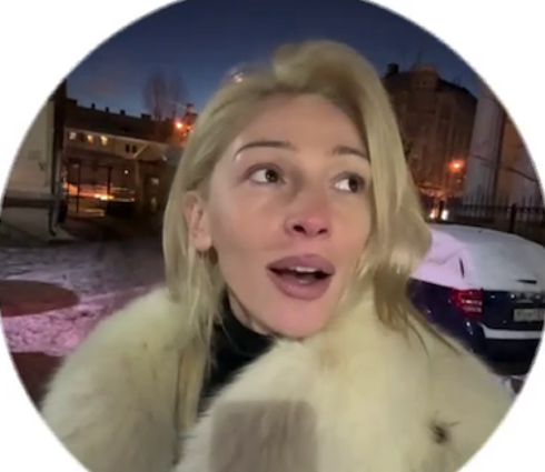 Слух. Люди с нарушением слуха. Разнесся слух. Проблемы со слухом. Слабослышащие люди.