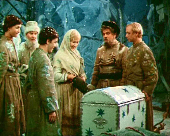 Падчерица и Месяцы. Источник: kino-teatr.ru