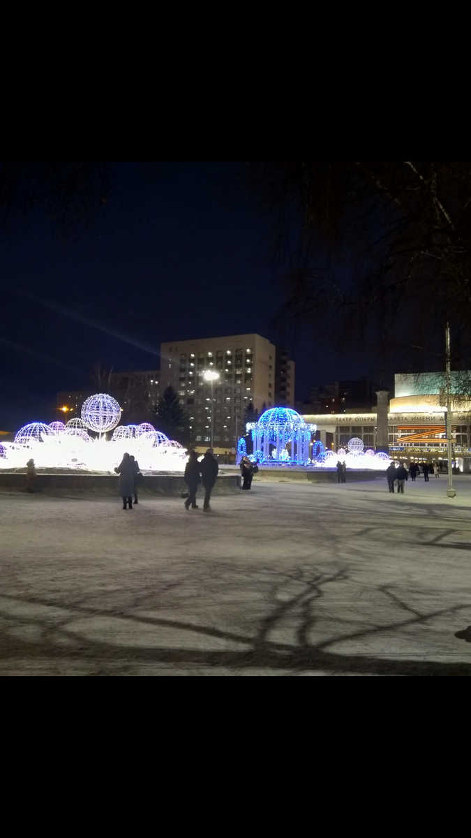 Красная площадь красная площадь. Москва площадь города км2. Туристы в москве. Сходить площадь. Сходить площадь.