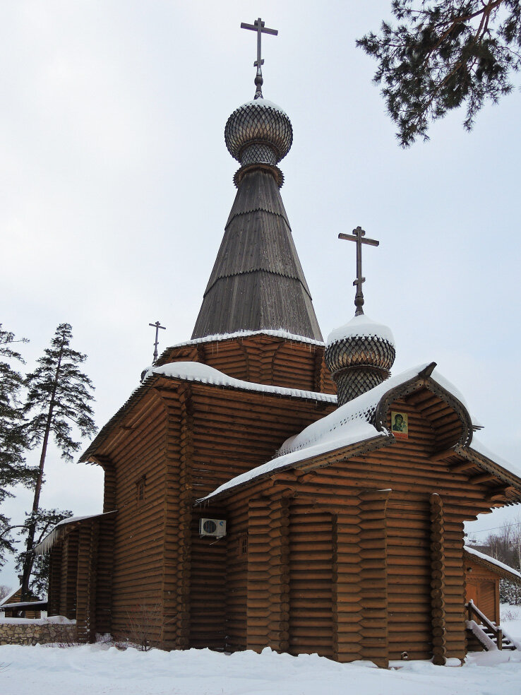 Церковь в поселке