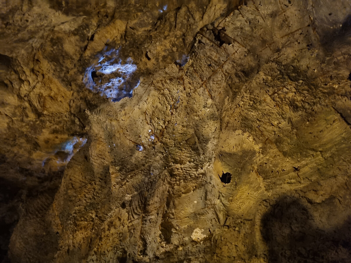 Потолок пещеры