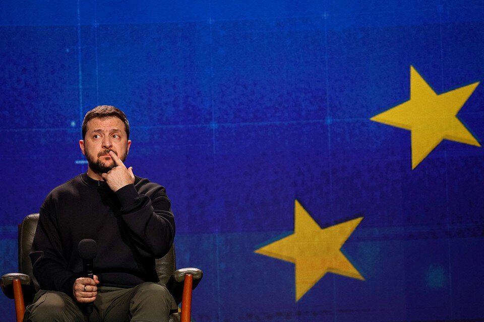    Зеленский наплевал на простой украинский народ в погоне за очередными деньгами от Запада REUTERS