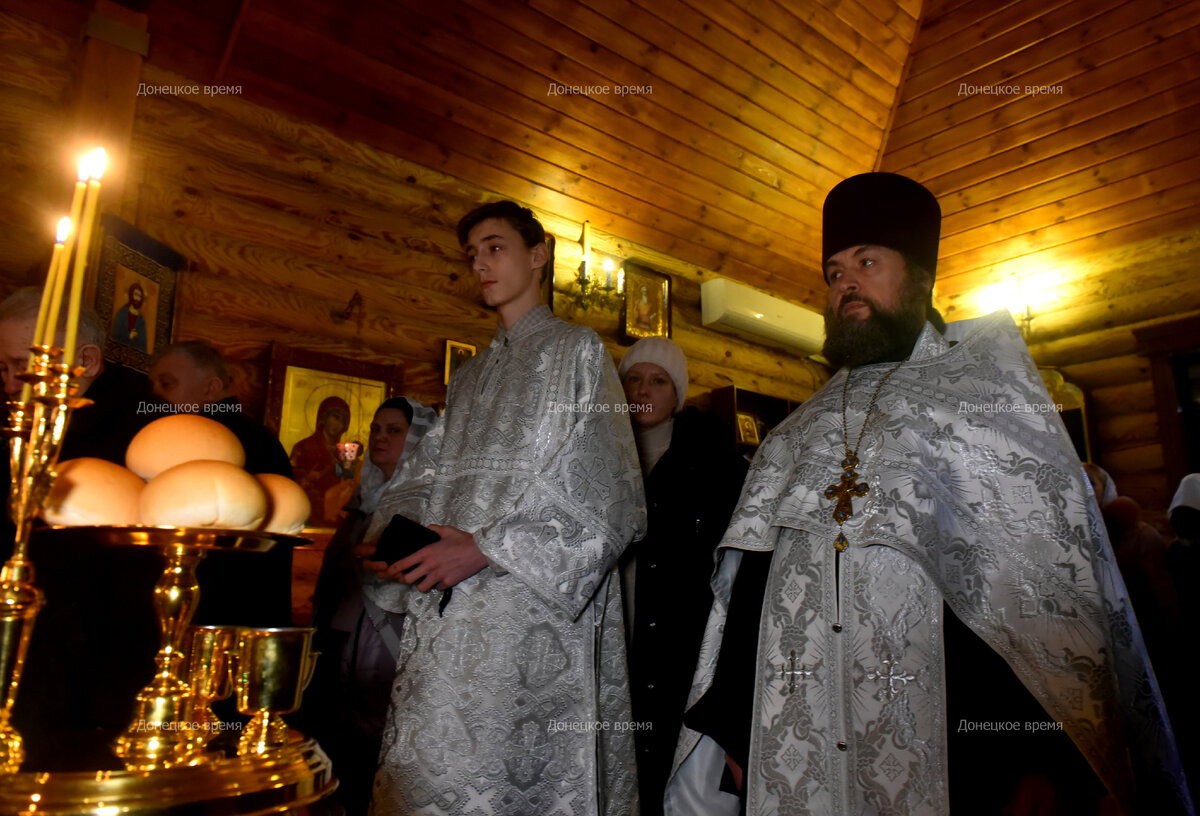 Идет Всенощное бдение