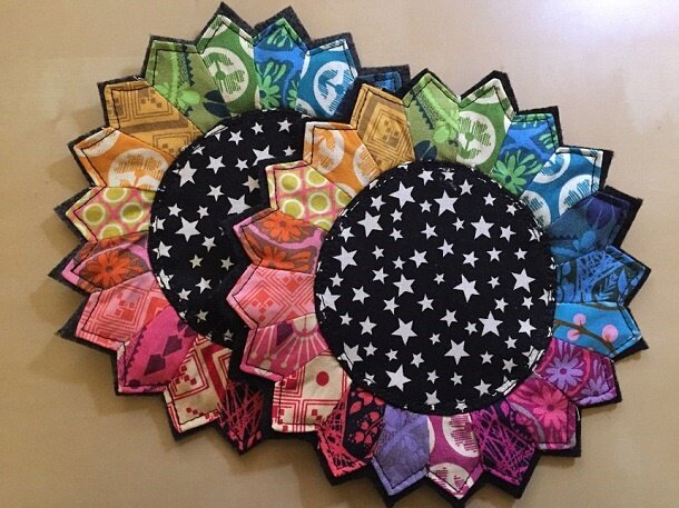    Лоскутные подставки для чашек от Терри   
Источник: terrisnotebook.com