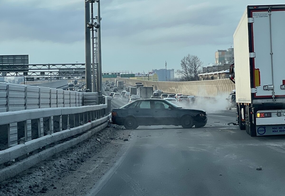 Нужно ли оформлять ДТП, если авто занесло на скользкой дороге он влетел в  отбойник, но другие авто не пострадали. Ответ автоюриста | Автоюрист. Всё о  ДПС. | Дзен