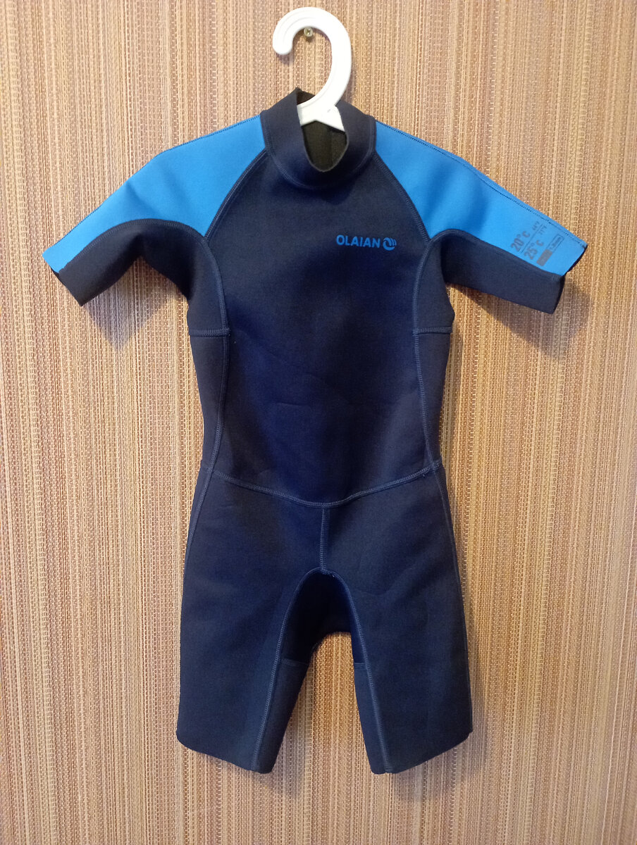 Хоть костюм и синий, его носила моя дочь