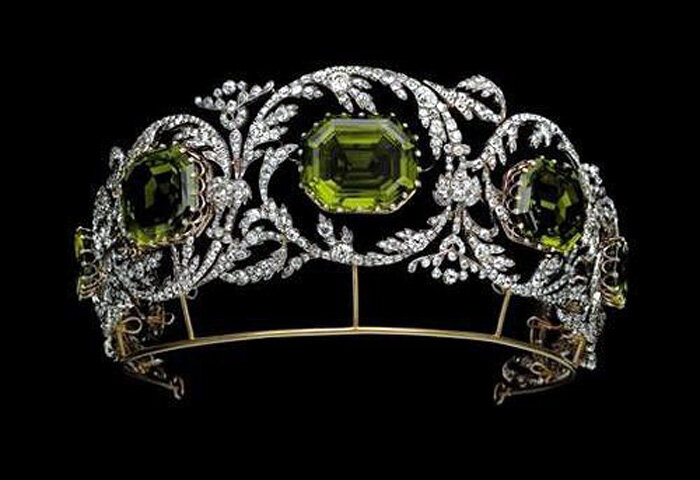 Тиара из «Habsburg Peridot Parure».