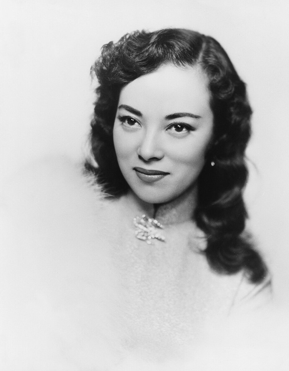 Ли Сянлань 李香兰  - Ямагути Ёсико (山口淑子, 1920- 2014) 