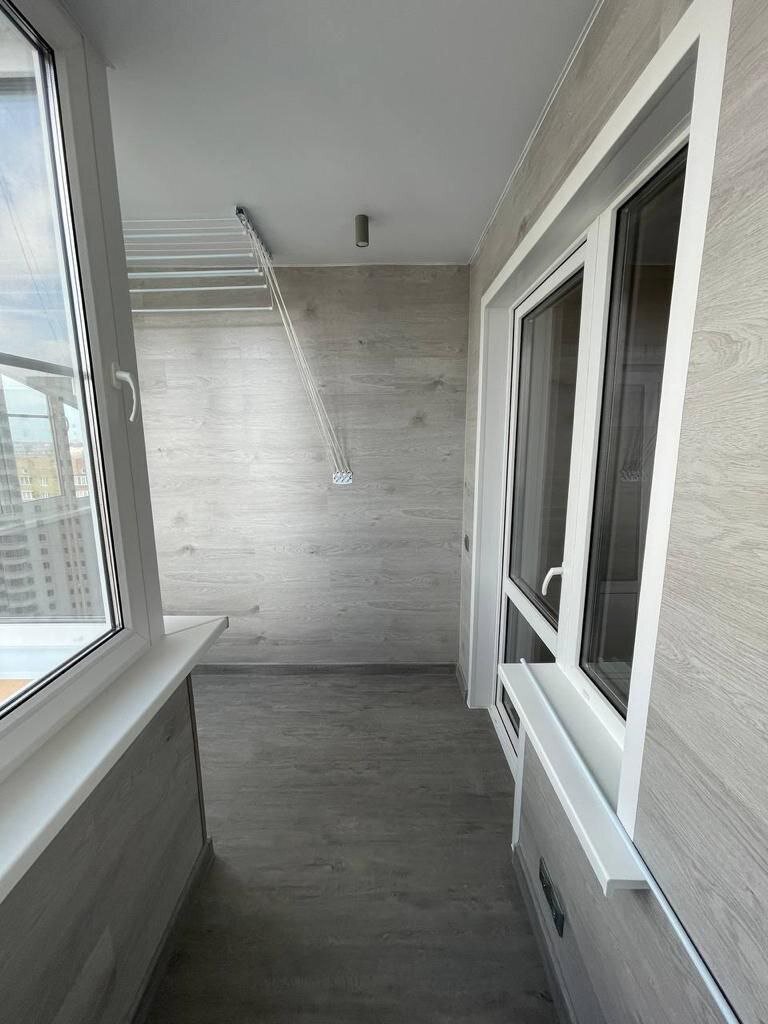 Отделка балкона ламинатом