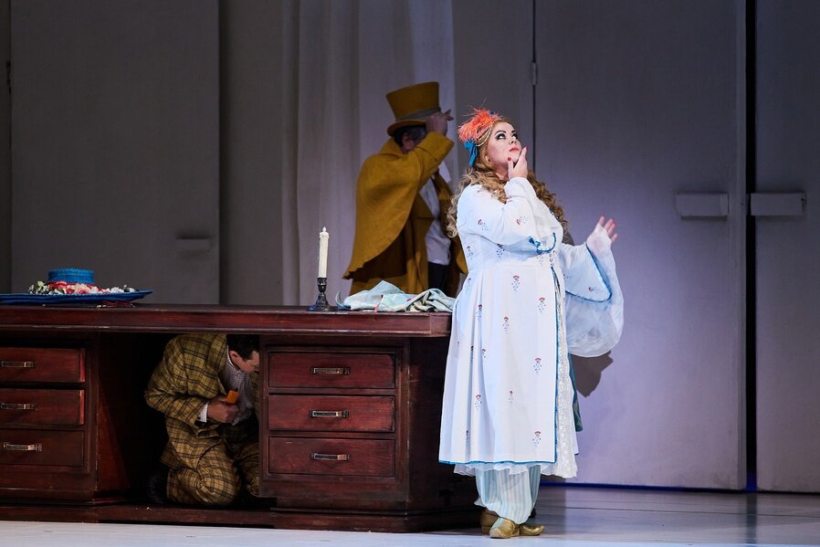 Цирюльник. Цирюльник федор. Цирюльник 6 букв. Цирюльник эмблема. Бомарше севильский цирюльник книга.