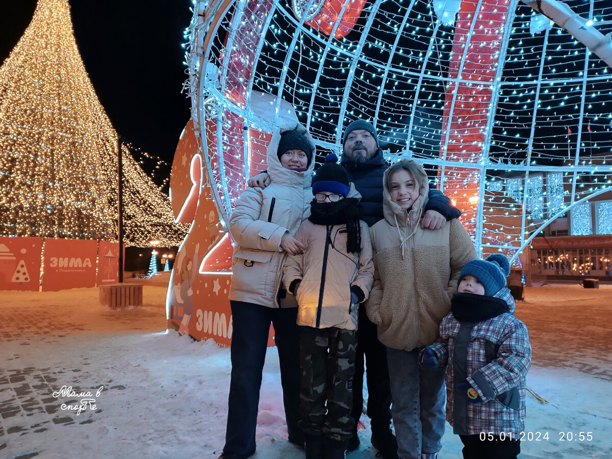 По пути в Ярославль остановились сфотографироваться в Сергиевом Посаде. 